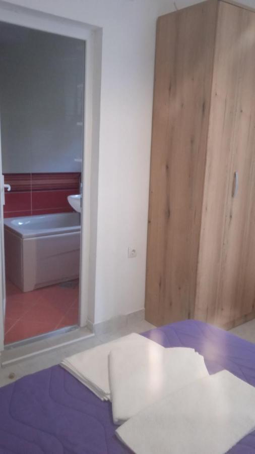 Apartments Jovana Petrovac Екстер'єр фото