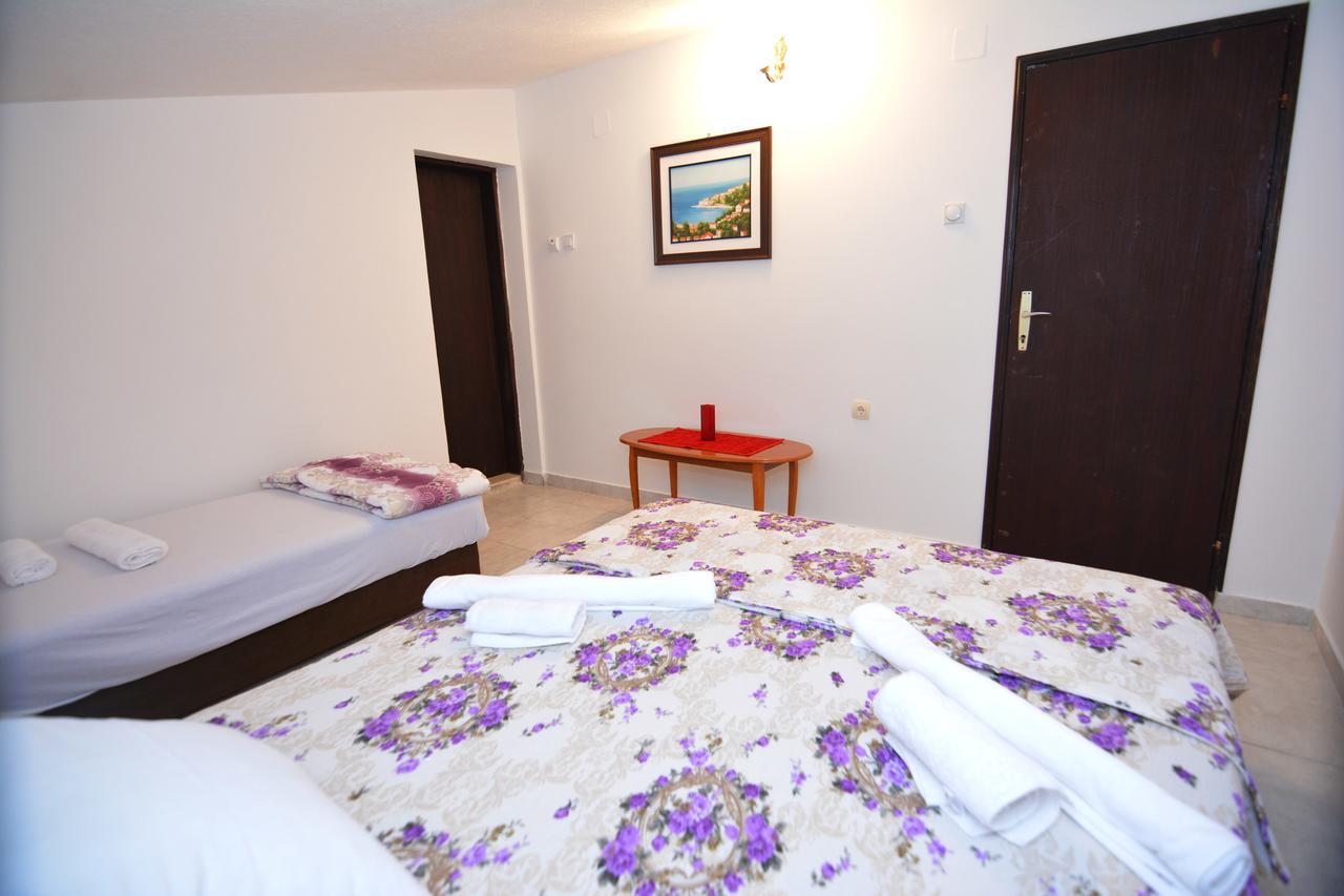 Apartments Jovana Petrovac Екстер'єр фото