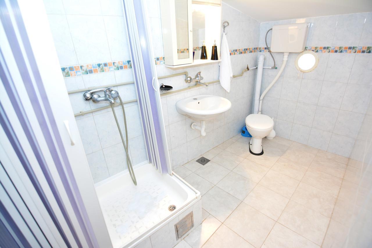 Apartments Jovana Petrovac Екстер'єр фото