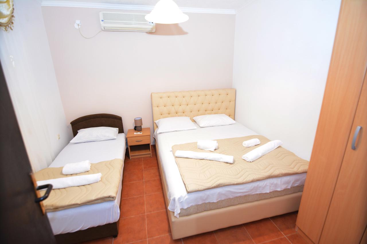 Apartments Jovana Petrovac Екстер'єр фото