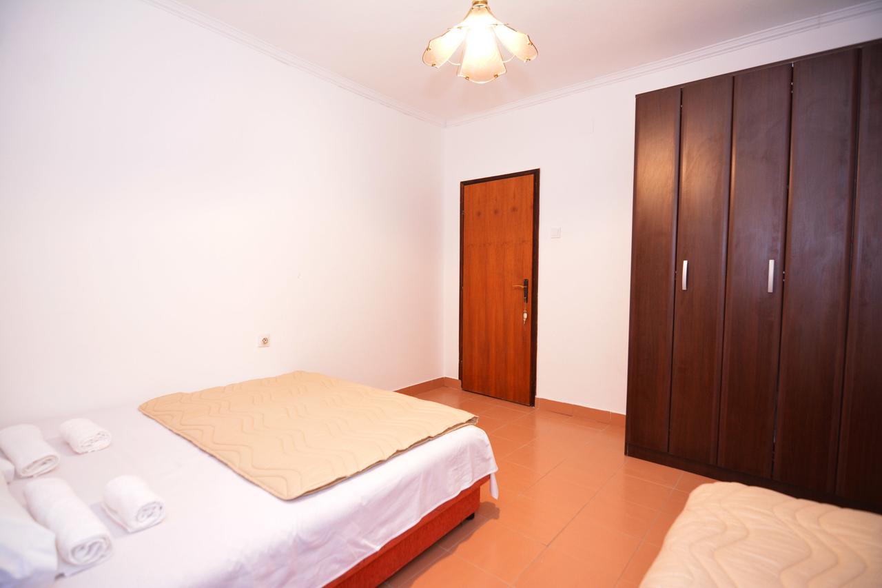 Apartments Jovana Petrovac Екстер'єр фото