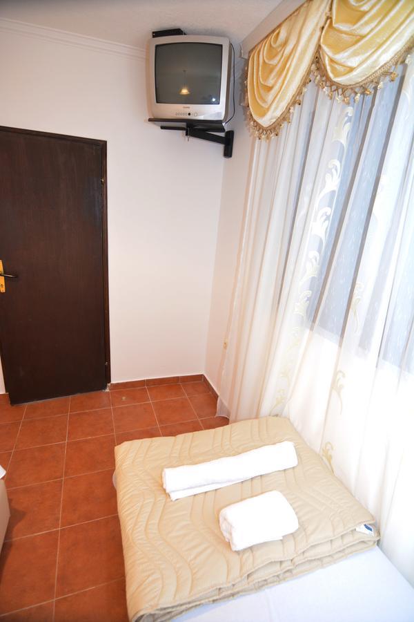 Apartments Jovana Petrovac Екстер'єр фото