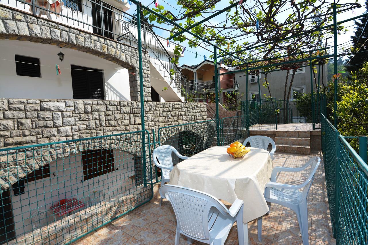 Apartments Jovana Petrovac Екстер'єр фото