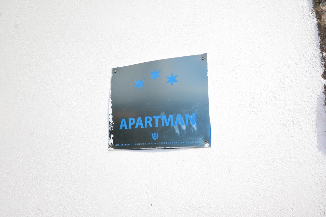 Apartments Jovana Petrovac Екстер'єр фото