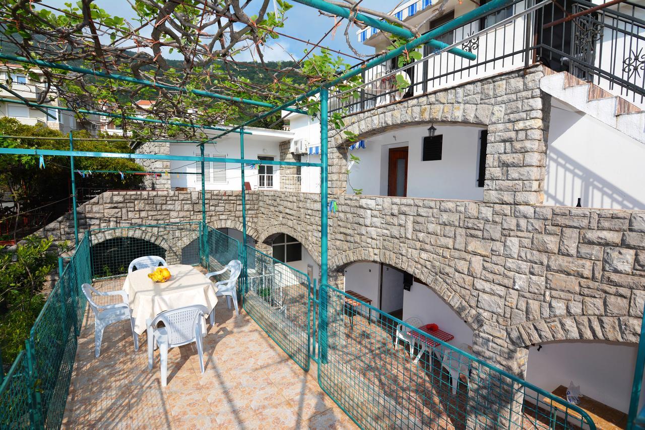 Apartments Jovana Petrovac Екстер'єр фото
