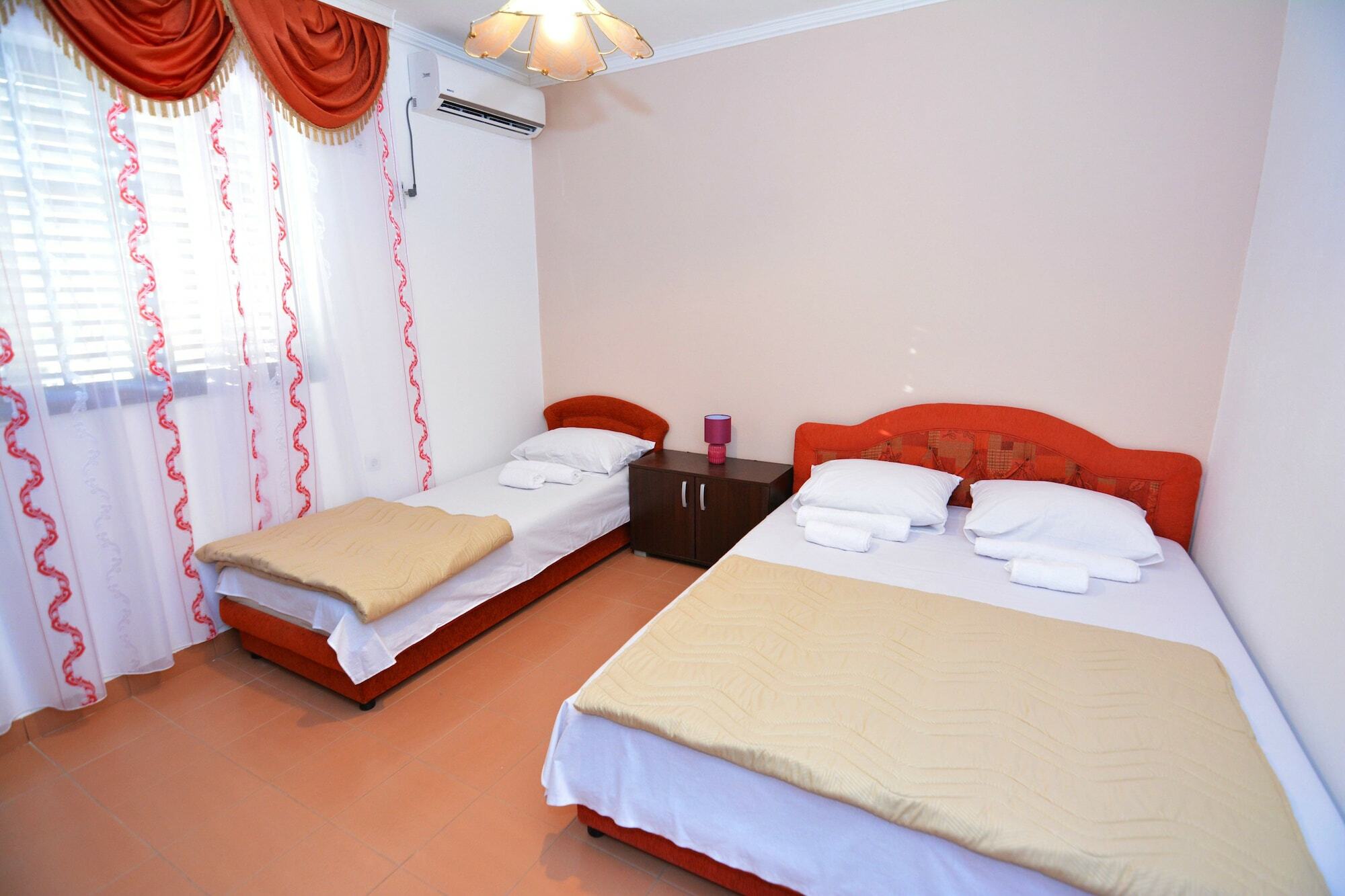 Apartments Jovana Petrovac Екстер'єр фото
